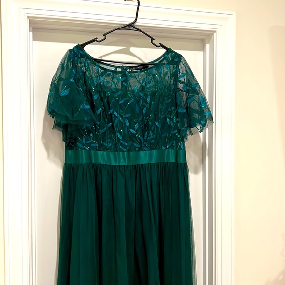 Mac Duggal Dresses & Skirts - Emerald Green Gown